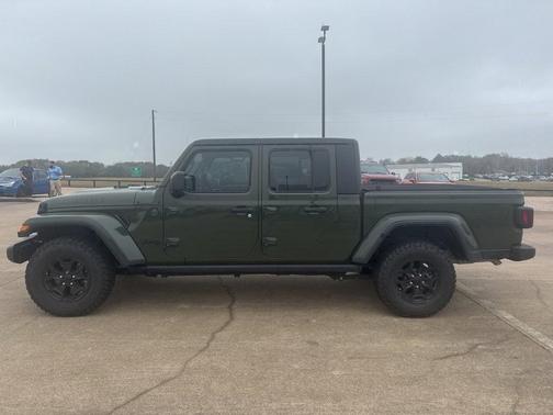 2023 Jeep Gladiator Sport