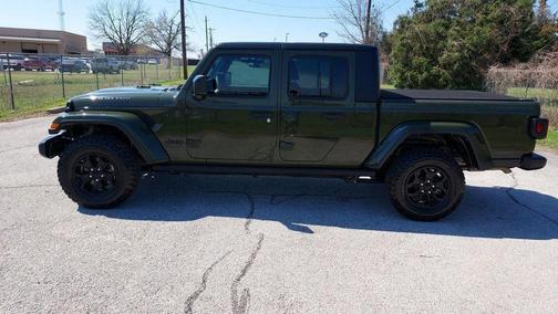 2023 Jeep Gladiator Sport