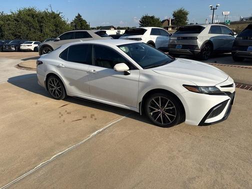 2023 Toyota Camry SE