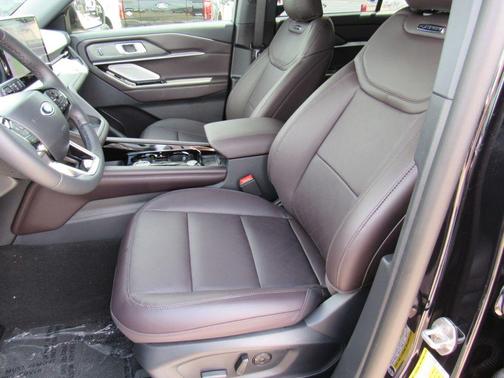 Black Metallic 2026 Ford Explorer Platinum