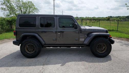 Granite Crystal Clearcoat Metallic 2018 Jeep Wrangler Unlimited Sahara