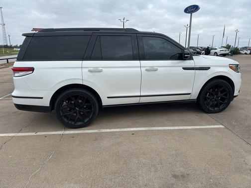 Pristine White 2024 Lincoln Navigator Black Label