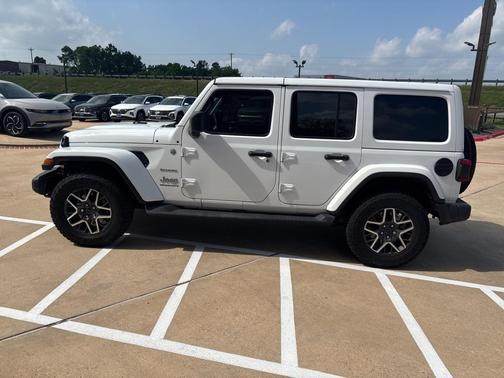 2024 Jeep Wrangler Sahara