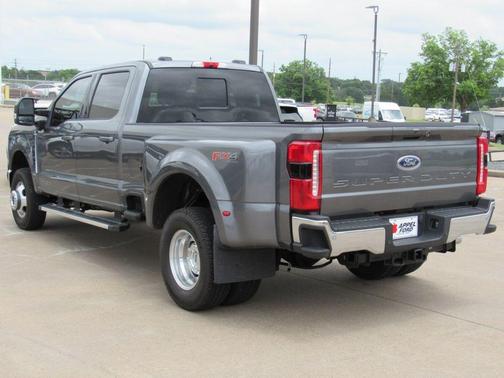 Gray Metallic 2026 Ford F-350 Lariat Super Duty