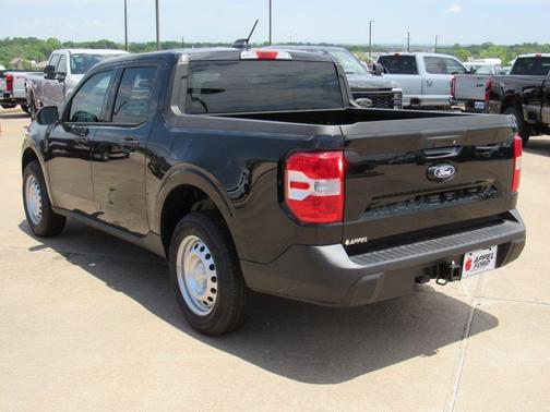 Shadow 2026 Ford Maverick XL