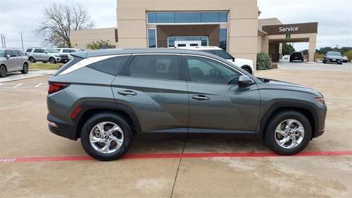 2022 Hyundai TUCSON SE