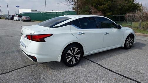 2022 Nissan Altima 2.5 SV