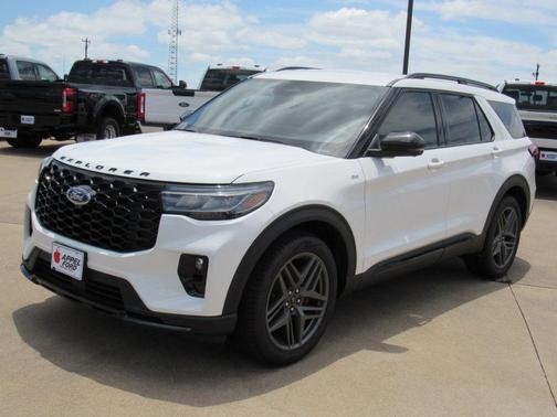 White Metallic 2026 Ford Explorer ST-Line