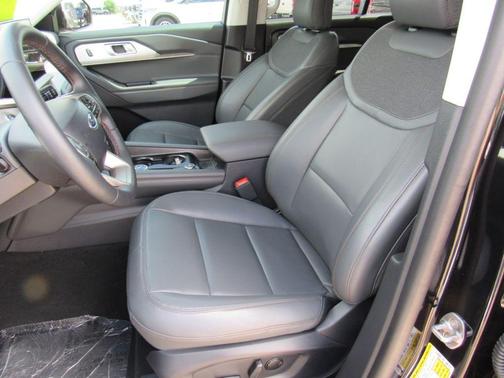 Black Metallic 2026 Ford Explorer Active