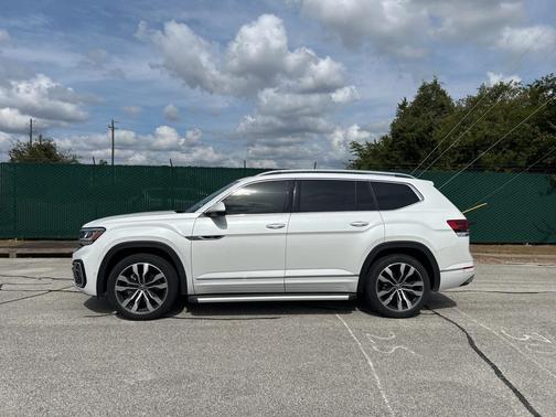 2023 Volkswagen Atlas 3.6L SEL Premium R-Line