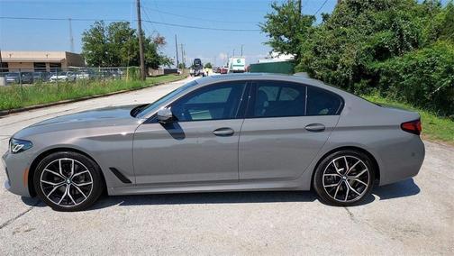 2022 BMW 540 i