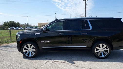2022 GMC Yukon XL Denali