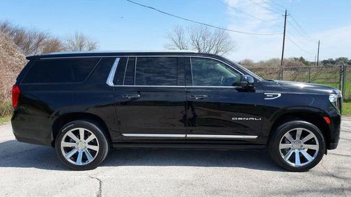 2022 GMC Yukon XL Denali