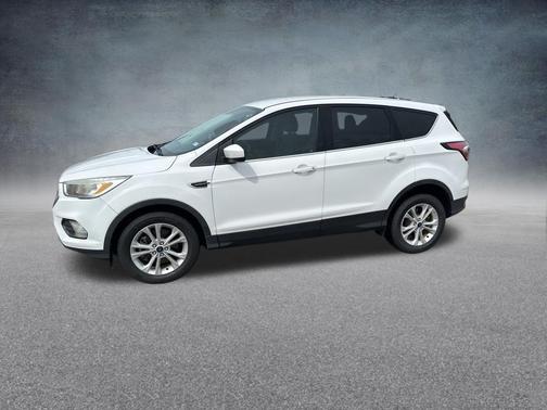 Oxford White 2017 Ford Escape SE