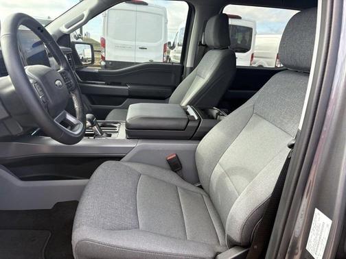 2024 Ford F-150 Lightning Flash