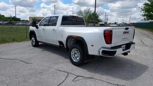 2025 GMC Sierra 3500 Denali