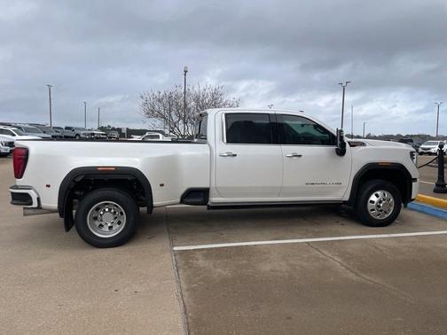 2025 GMC Sierra 3500 Denali
