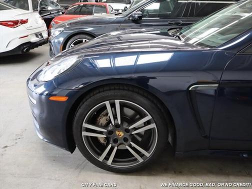 2016 Porsche Panamera 4