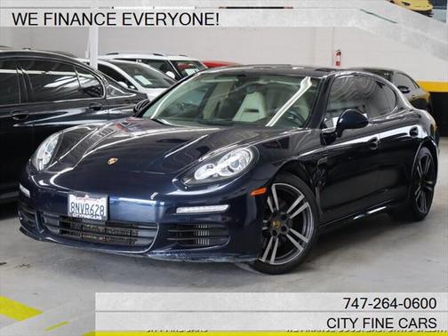 2016 Porsche Panamera 4