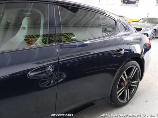 2016 Porsche Panamera 4
