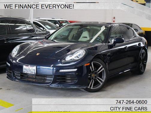 2016 Porsche Panamera 4