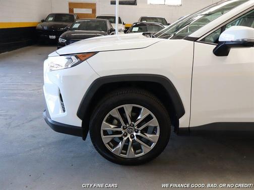 2019 Toyota RAV4 XLE Premium