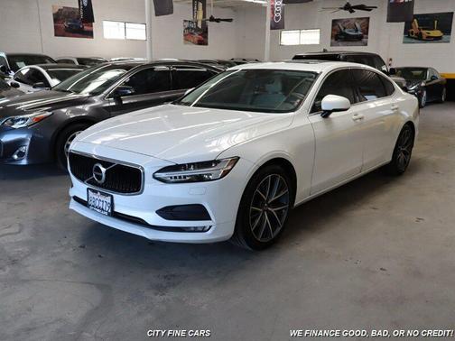 2018 Volvo S90 T5 Momentum