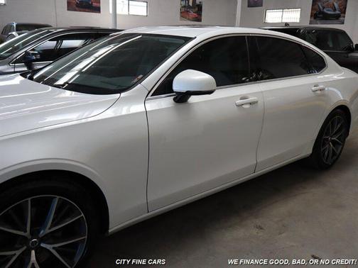2018 Volvo S90 T5 Momentum