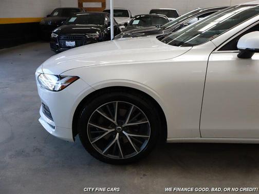 2018 Volvo S90 T5 Momentum