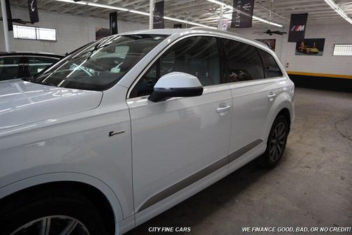 Glacier White Metallic 2018 Audi Q7 3.0T Premium Plus