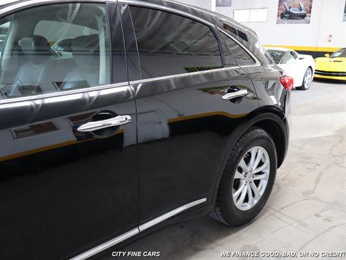 2017 INFINITI QX70 Base