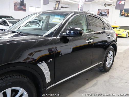 2017 INFINITI QX70 Base