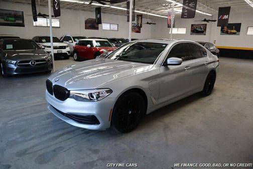 Glacier Silver Metallic 2019 BMW 530e iPerformance