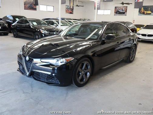 2017 Alfa Romeo Giulia Base