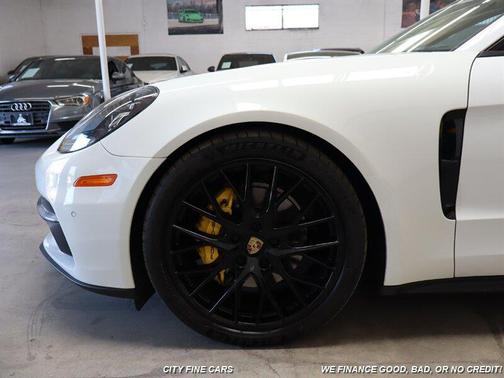 2018 Porsche Panamera 4