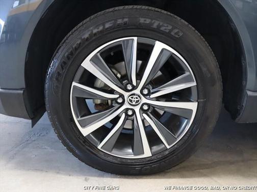 2022 Toyota Venza LE