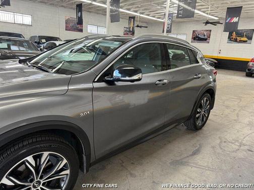 2018 INFINITI QX30 ESSENTIAL