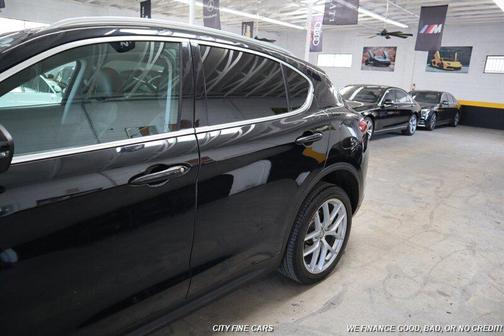 Vulcano Black Metallic 2018 Alfa Romeo Stelvio Ti