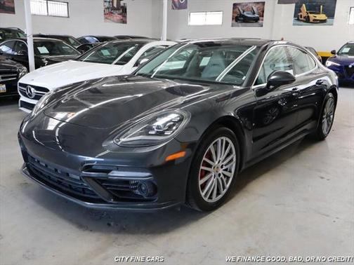 2017 Porsche Panamera Turbo