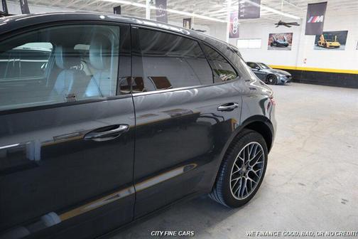 2017 Porsche Macan Base