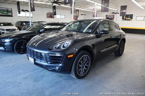 2017 Porsche Macan Base
