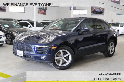 Night Blue Metallic 2018 Porsche Macan Macan