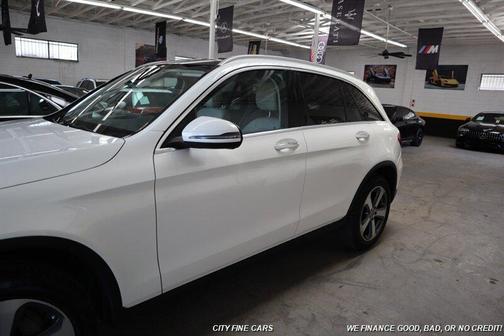 White 2017 Mercedes-Benz GLC 300 Base