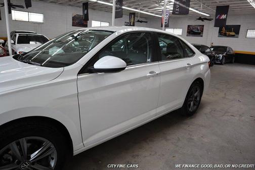Oryx White Pearl 2022 Volkswagen Jetta 1.5T SE