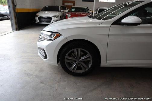 Oryx White Pearl 2022 Volkswagen Jetta 1.5T SE
