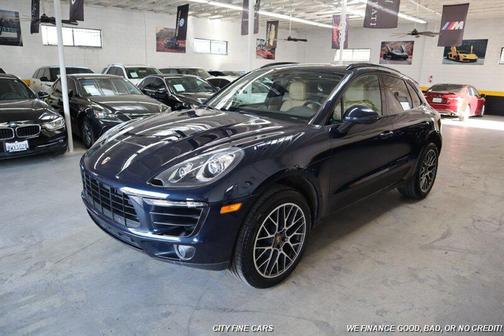 Night Blue Metallic 2018 Porsche Macan Macan