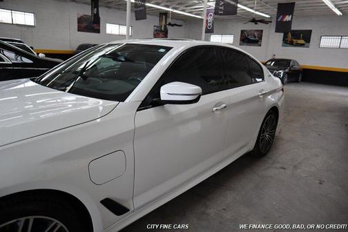 White 2018 BMW 530e xDrive iPerformance