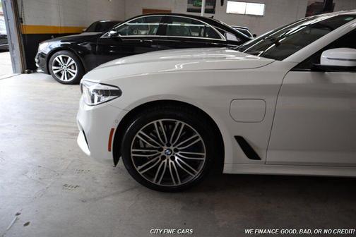 White 2018 BMW 530e xDrive iPerformance