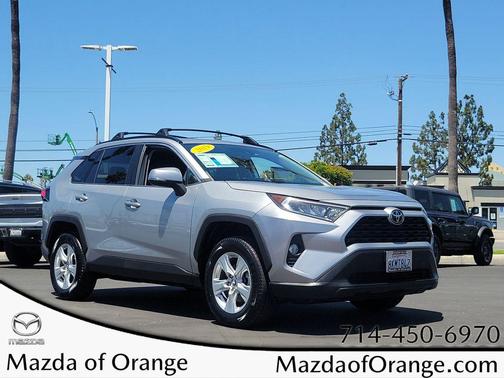Silver Sky Metallic 2019 Toyota RAV4 XLE