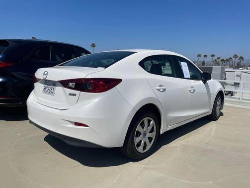 Snowflake White Pearl Mica 2016 Mazda Mazda3 i Sport